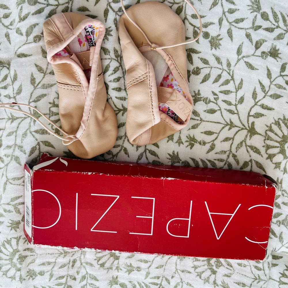 Capezio Ballet Slippers in Blush